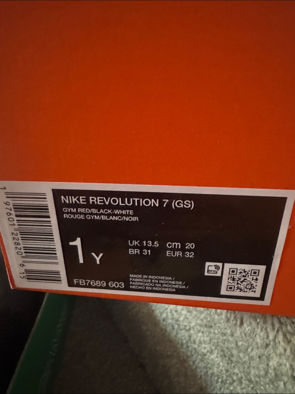 BRAND NEW boy youth nike Nike revolution 7 red shoes size 1Y - Picture 9 of 9